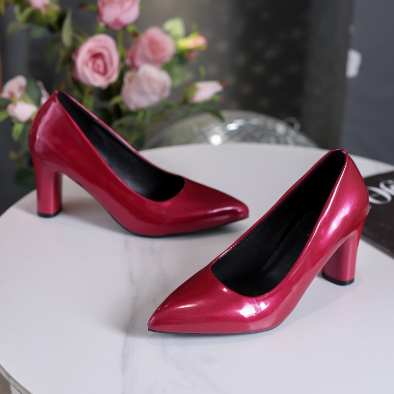 Plus Size Patent Leather Pump  - Pump Heel Block 评论和价格