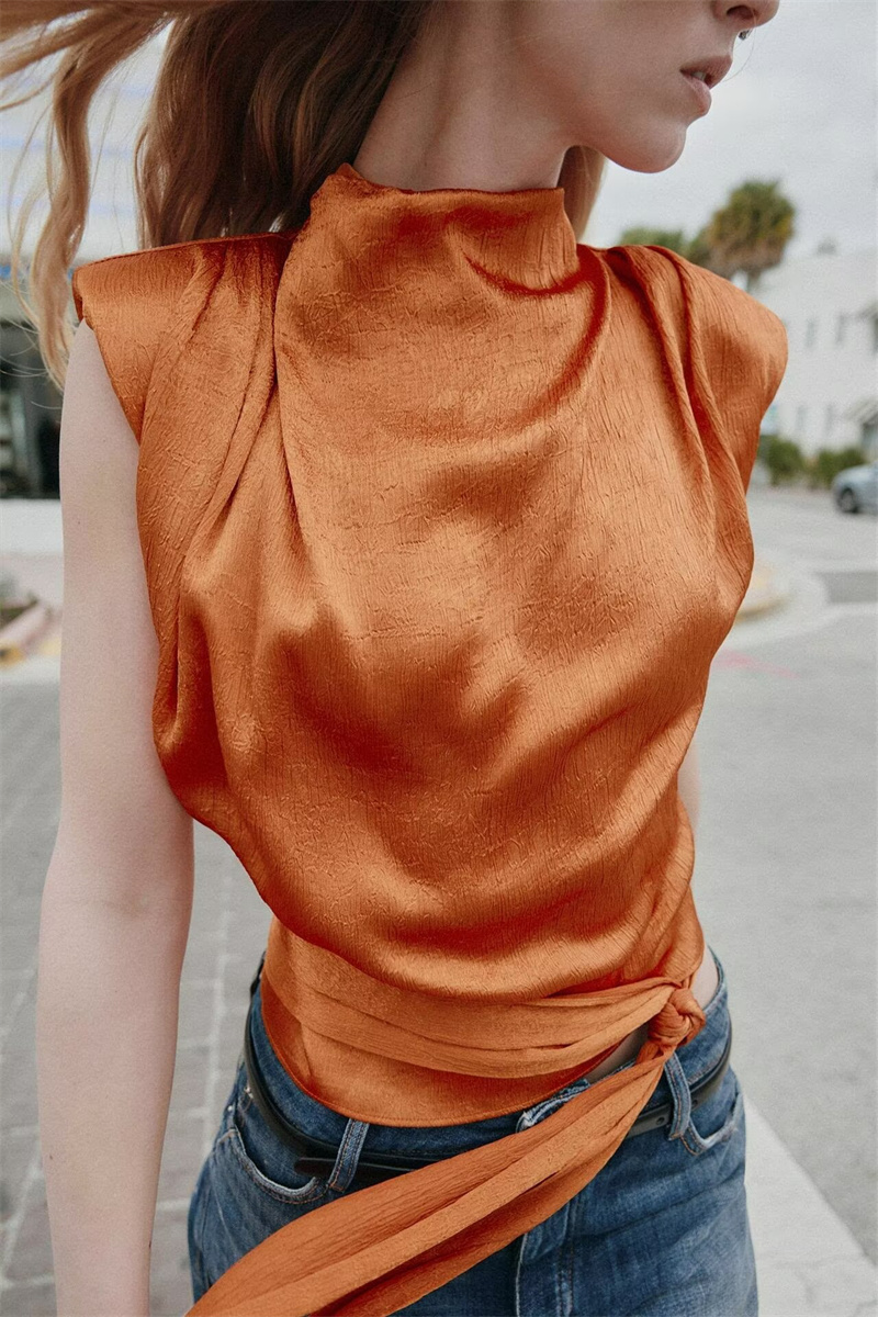 Satin Shawl Collar Sleeveless  - Silk Blouse 评论和价格