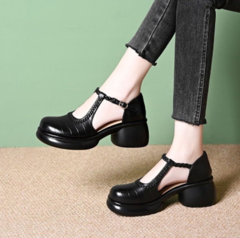 Women Black Croc‑Embossed Mary - Womens Heels 评论和价格