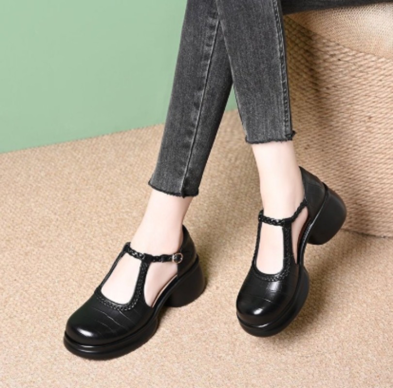 Women Black Croc‑Embossed Mary - Womens Heels 评论和价格