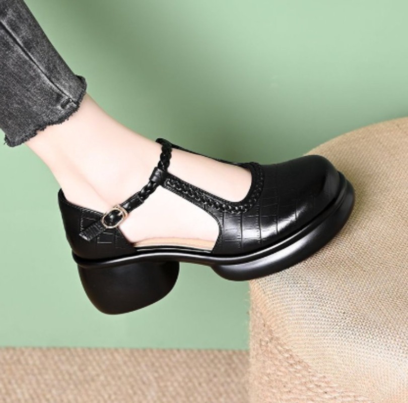 Women Black Croc‑Embossed Mary - Womens Heels 评论和价格